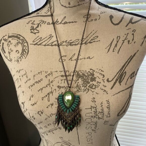 Costume necklace   - Picture 1 of 3